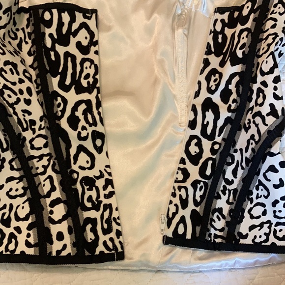 EUC WHBM Bustier style animal print - Picture 12 of 14